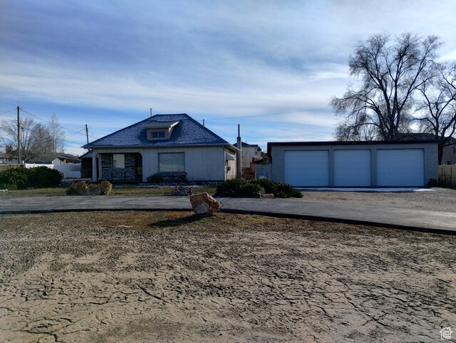 182 E 9000 S, Sandy, UT 84070 - single story home featuring a garage