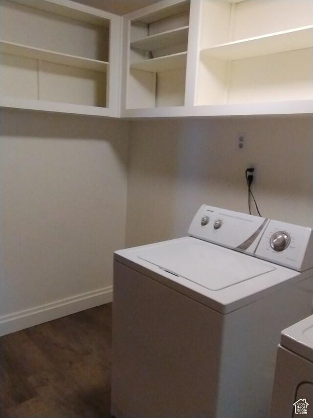 182 E 9000 S, Sandy, UT 84070 - laundry area featuring dark wood-type flooring and washer and clothes dryer