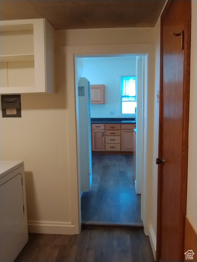 182 E 9000 S, Sandy, UT 84070 - hall featuring washer / dryer and dark wood-type flooring