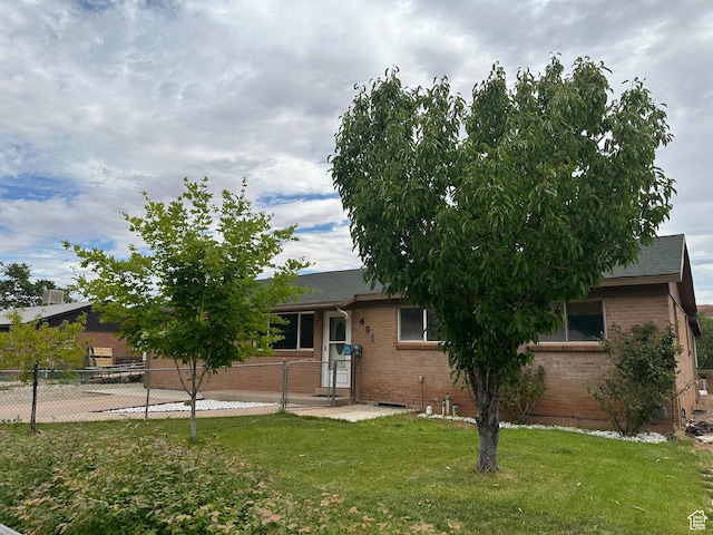 491 Mountain View Dr, Moab, UT 84532 - view of front of property with a front lawn