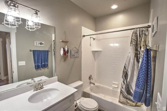 55 W Buttercup Ln Unit 26, Garden City, UT 84028 - full bathroom with a notable chandelier, toilet, vanity, and shower / tub combo with curtain