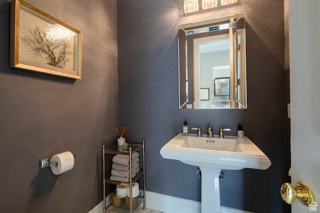 2227 E 5340 S, Holladay, UT 84117 - half bath featuring baseboards