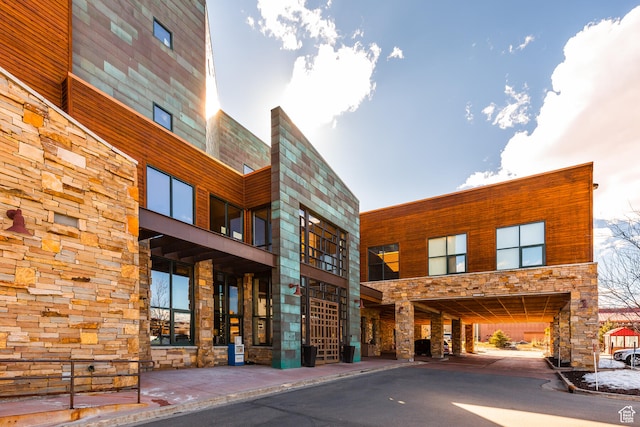 view of building exterior