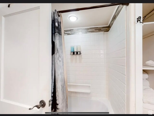 27 W 150 S, Garden City, UT 84028 - bathroom featuring shower / bath combo