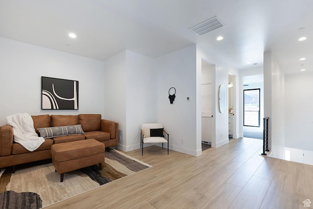 400 S Moki Dr Unit I-1, Kanab, UT 84741 - living room featuring light wood-style floors and recessed lighting