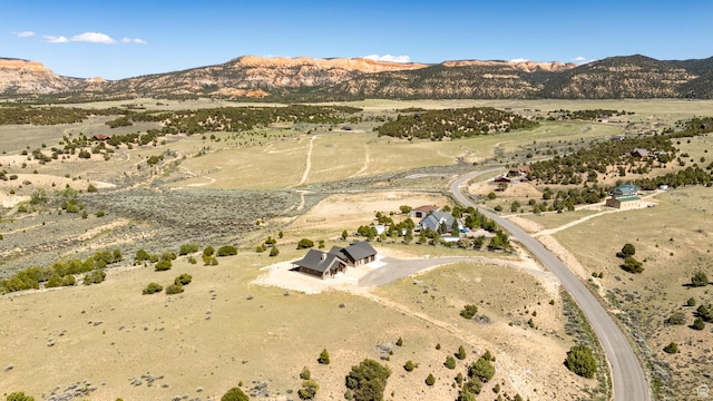 bird's eye view with a mountain view