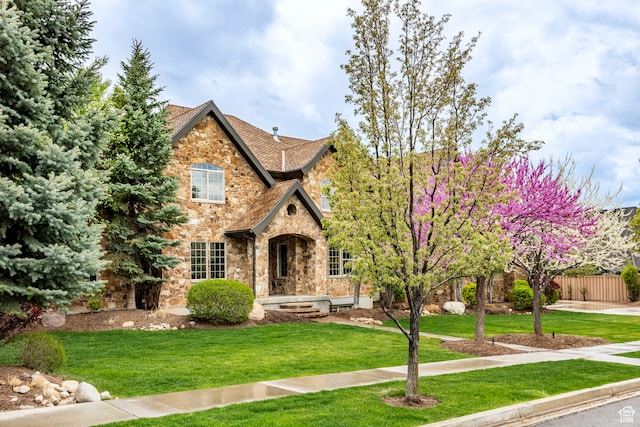 view of front of house with a front yard