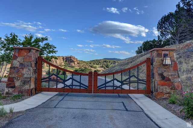 1621 E Abajo Peak Ct, Heber City, UT 84032 - view of gate featuring a mountain view