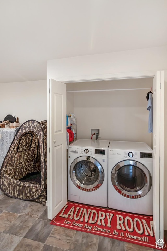 4623 Pueblo Verde Dr, Moab, UT 84532 - laundry room featuring washing machine and clothes dryer