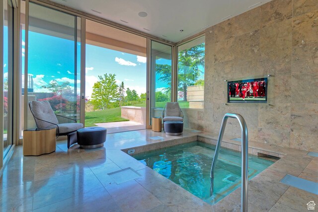 1559 E Tomahawk Dr N, Salt Lake City, UT 84103 - view of swimming pool