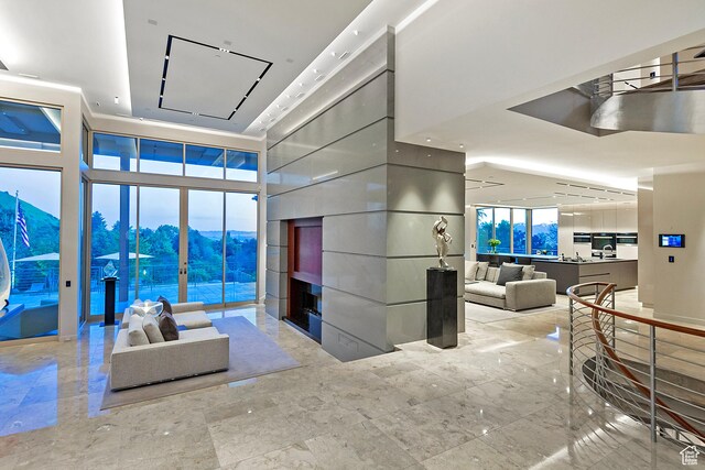 1559 E Tomahawk Dr N, Salt Lake City, UT 84103 - lobby with a mountain view