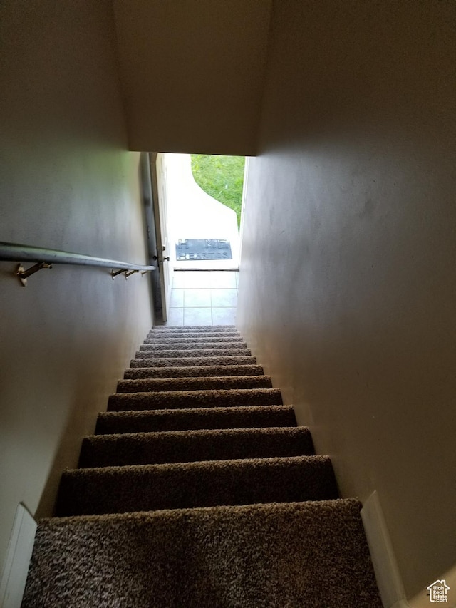 818 S 50 E, Vernal, UT 84078 - view of staircase
