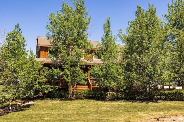 view of yard featuring a deck