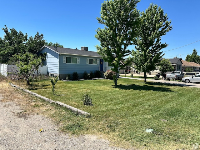 view of front of house with a front yard