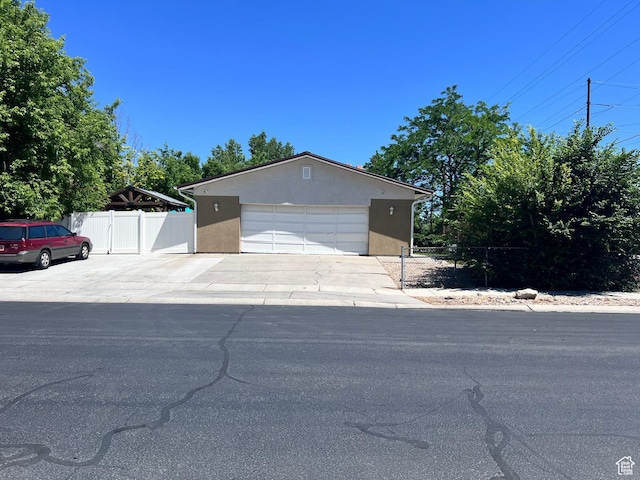 7642 S 2700 W, West Jordan, UT 84084 - single story home featuring a garage