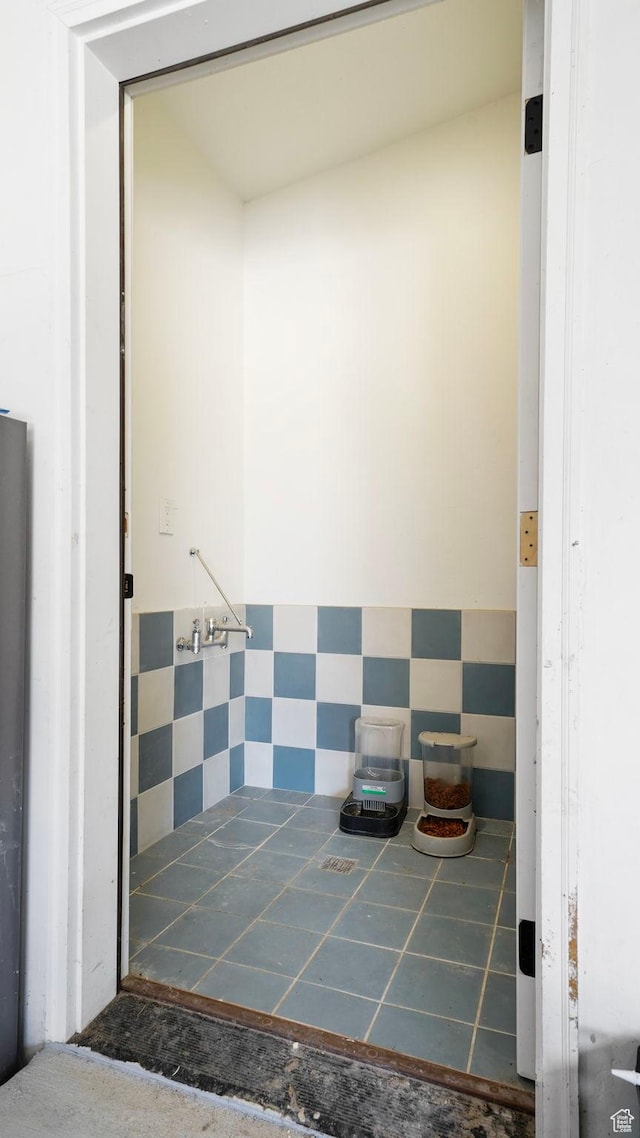 1245 E Draper Ln, Wallsburg, UT 84082 - bathroom with backsplash