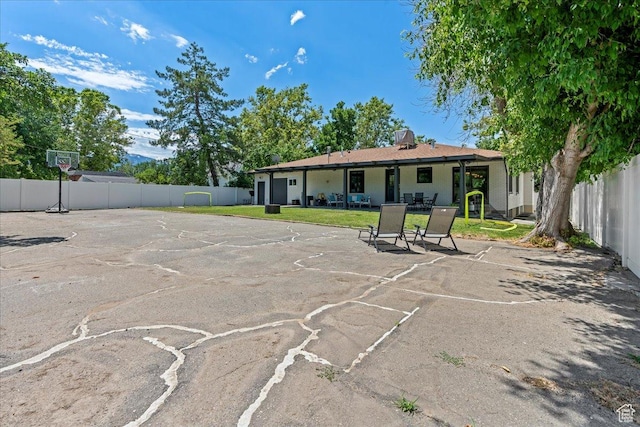 exterior space featuring a lawn