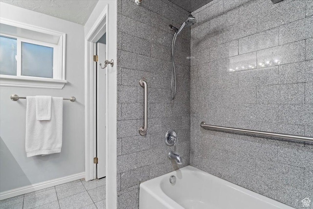 bathroom with tiled shower / bath