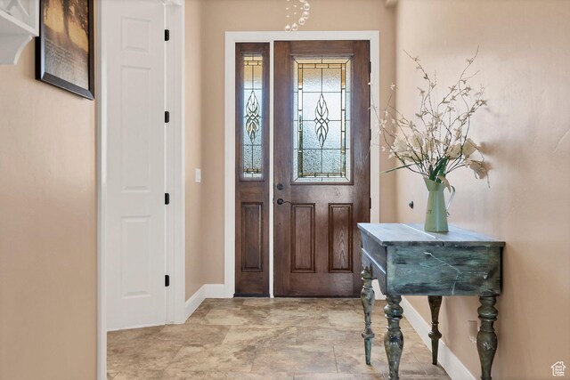 1536 S Cliff Dr, Apple Valley, UT 84737 - view of entrance foyer
