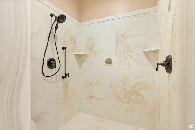 1536 S Cliff Dr, Apple Valley, UT 84737 - bathroom with a tile shower