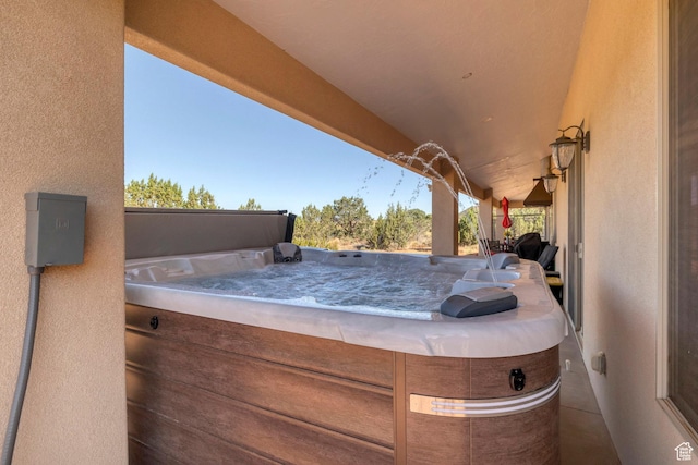 1536 S Cliff Dr, Apple Valley, UT 84737 - view of patio featuring a hot tub