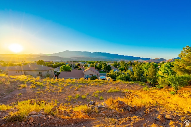 2523 W Spilsbury Ct, Hurricane, UT 84737 - property view of mountains