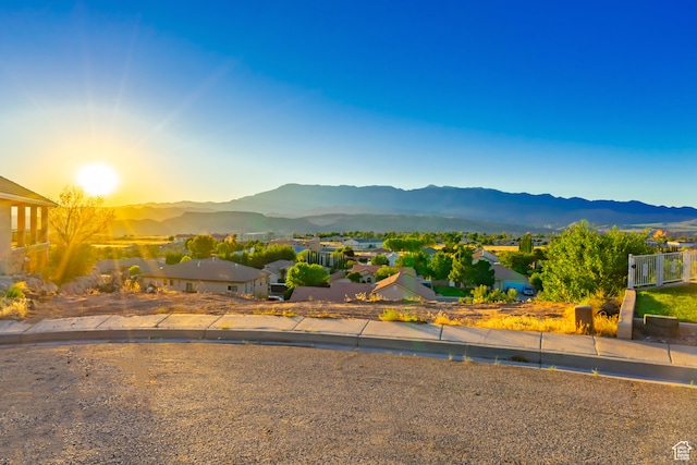 2523 W Spilsbury Ct, Hurricane, UT 84737 - mountain view