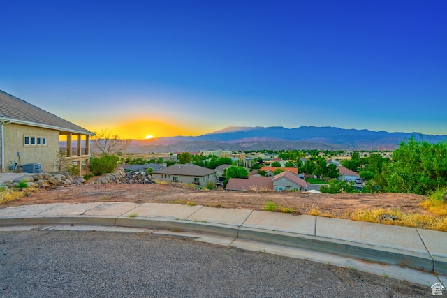 2523 W Spilsbury Ct, Hurricane, UT 84737 - view of mountain feature