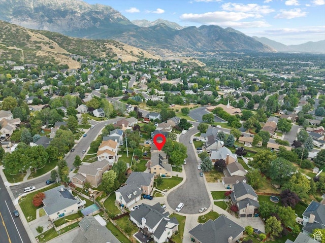bird's eye view featuring a residential view and a mountain view
