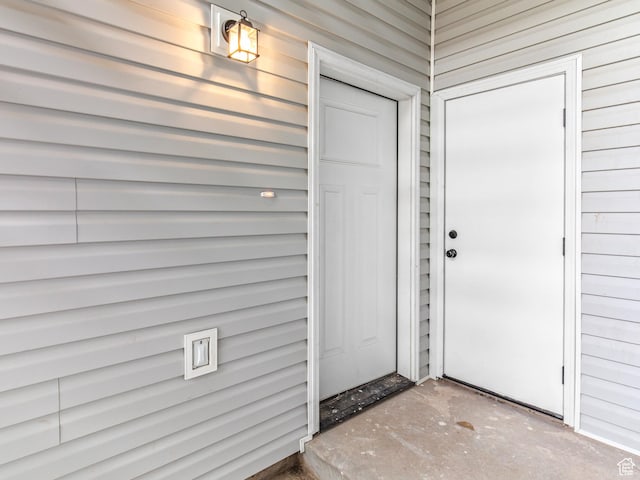 view of exterior entry