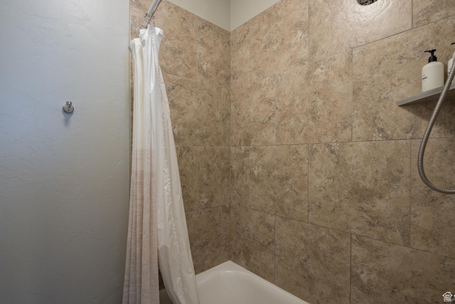 631 W 470 N, Moab, UT 84532 - bathroom featuring shower / bath combination with curtain