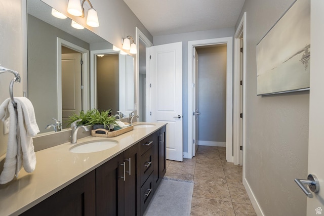 631 W 470 N, Moab, UT 84532 - bathroom featuring vanity and an inviting chandelier