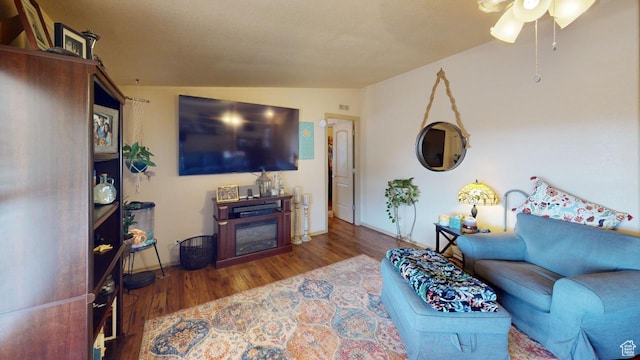 990 S Freedom Way, Big Water, UT 84741 - living room featuring lofted ceiling and wood-type flooring