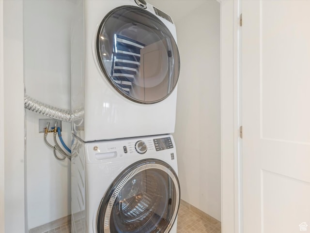 231 S Edison St E Unit 3, Salt Lake City, UT 84111 - washroom featuring stacked washer / drying machine