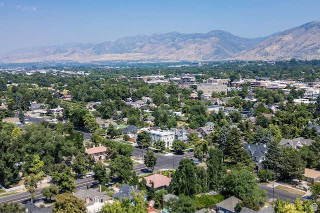 bird's eye view with a mountain view