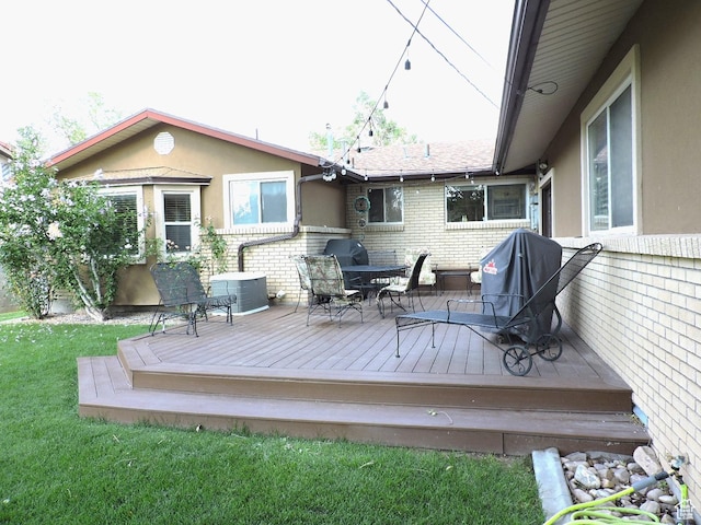325 N 100 W, Delta, UT 84624 - wooden deck featuring a lawn