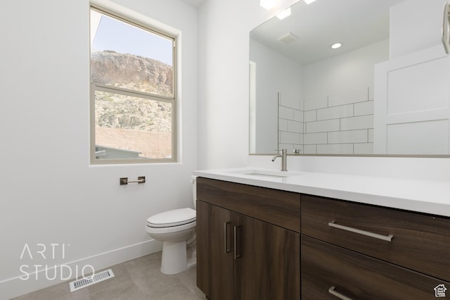 445 N 250 E, La Verkin, UT 84745 - bathroom with vanity, plenty of natural light, toilet, and baseboards