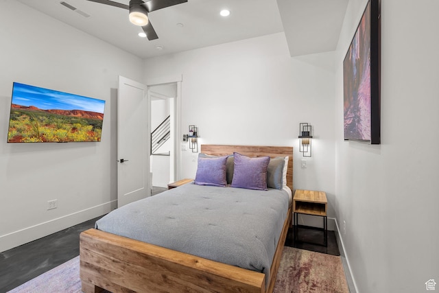 bedroom with ceiling fan