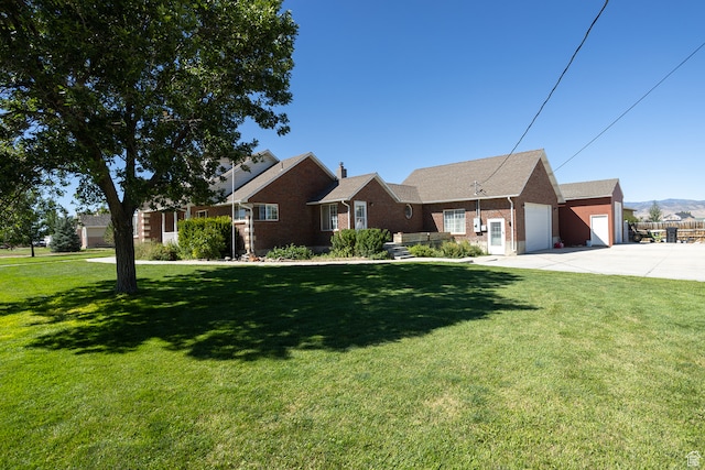 310 S 100 W, Centerfield, UT 84622 - view of front of property featuring a garage and a front yard