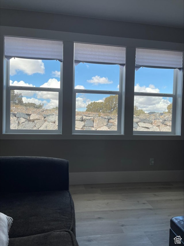 2226 S 2925 W, Cedar City, UT 84720 - living area with wood finished floors, a wealth of natural light, and baseboards