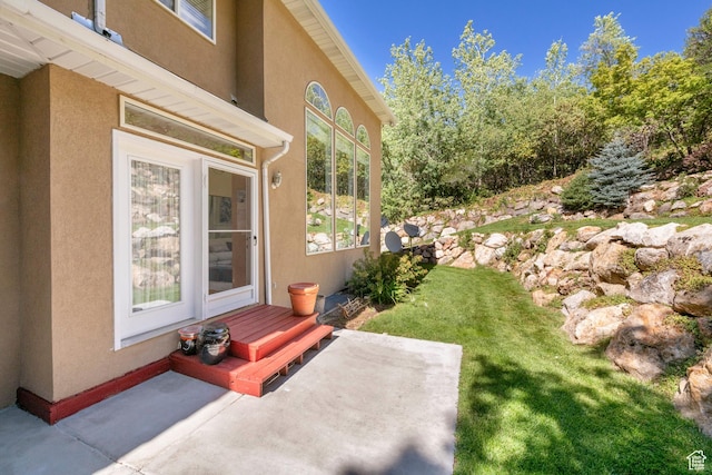 3880 E Thousand Oaks Cir, Salt Lake City, UT 84124 - view of yard with a patio area