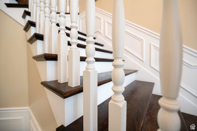 3880 E Thousand Oaks Cir, Salt Lake City, UT 84124 - stairs featuring a decorative wall and a wainscoted wall