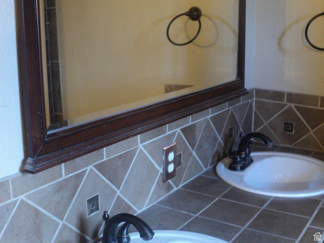 50 W 250 N, Midway, UT 84049 - bathroom with a sink and tasteful backsplash
