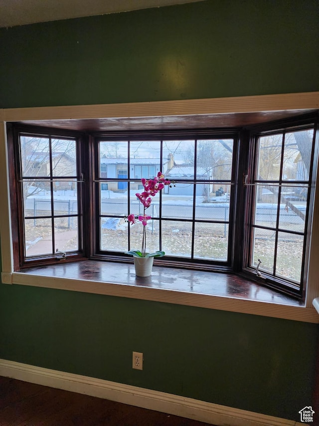 50 W 250 N, Midway, UT 84049 - details featuring baseboards
