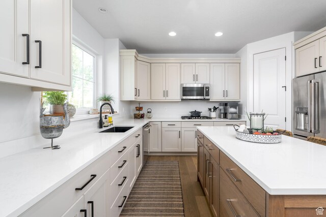 291 E 1980 N, Heber City, UT 84032 - kitchen featuring a center island, stainless steel appliances, recessed lighting, light countertops, and a sink