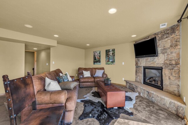 5404 Mountain Vw, Kamas, UT 84036 - living area featuring visible vents, a fireplace, and recessed lighting