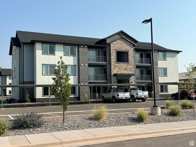 553 S 100 W Unit 203, Richfield, UT 84701 - view of property with uncovered parking