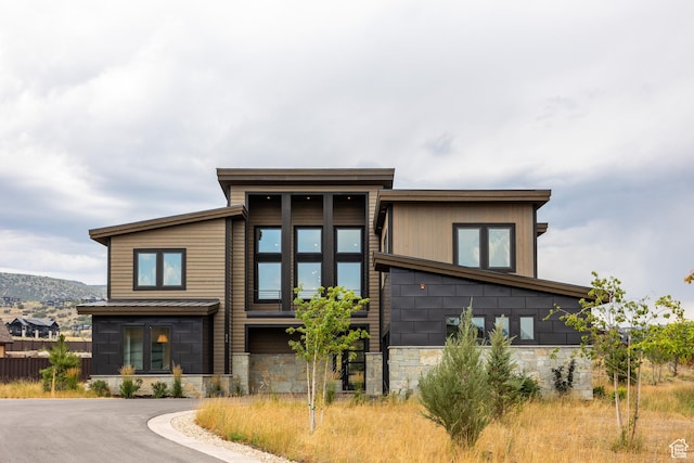 838 N Burro Peak Cir, Heber City, UT 84032 - contemporary home featuring stone siding