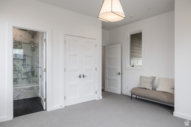 unfurnished room featuring carpet floors