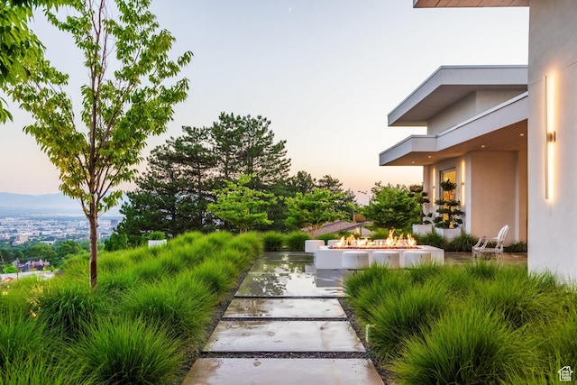 405 N Virginia St, Salt Lake City, UT 84103 - view of yard at dusk